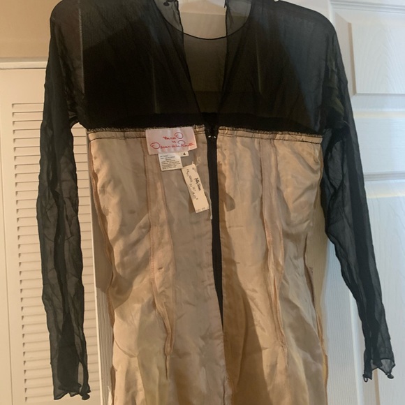 Oscar de la Renta Dresses & Skirts - OSCAR DE LA RENTA VINTAGE BLACK DRESS, Size 4 NWT NEVER WORN.